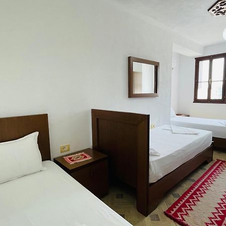 Denis Guesthouse 1930 Gjirokaster Ngoại thất bức ảnh