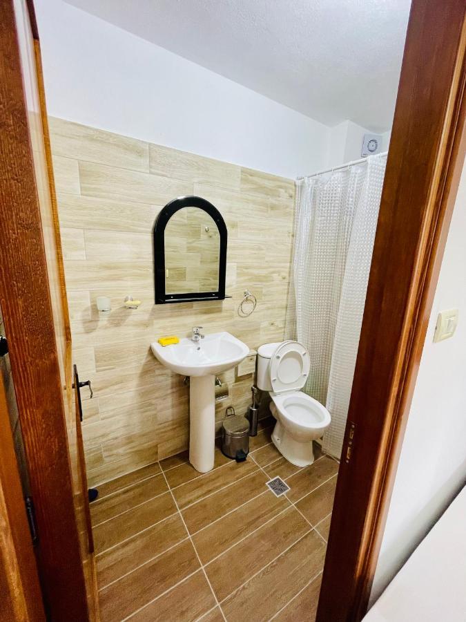 Denis Guesthouse 1930 Gjirokaster Ngoại thất bức ảnh