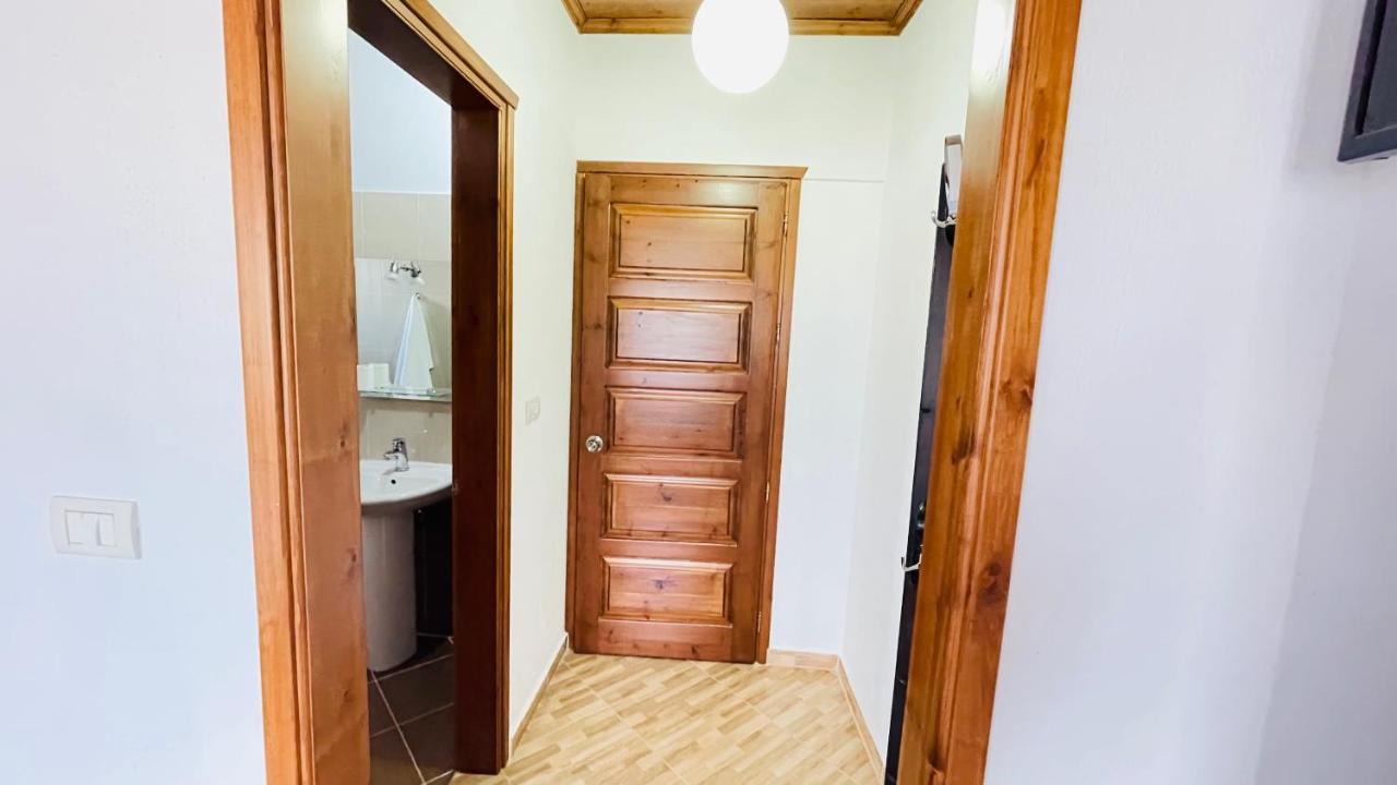 Denis Guesthouse 1930 Gjirokaster Ngoại thất bức ảnh