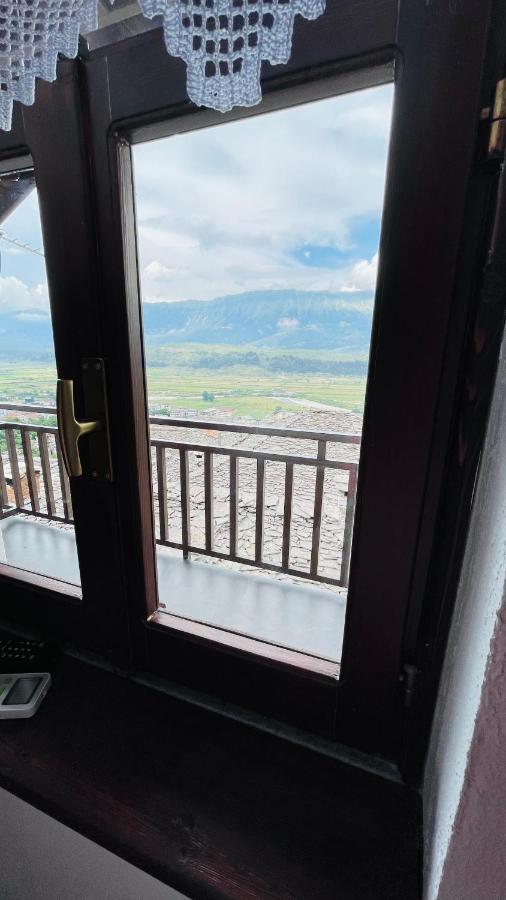 Denis Guesthouse 1930 Gjirokaster Ngoại thất bức ảnh