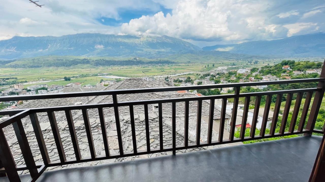 Denis Guesthouse 1930 Gjirokaster Ngoại thất bức ảnh
