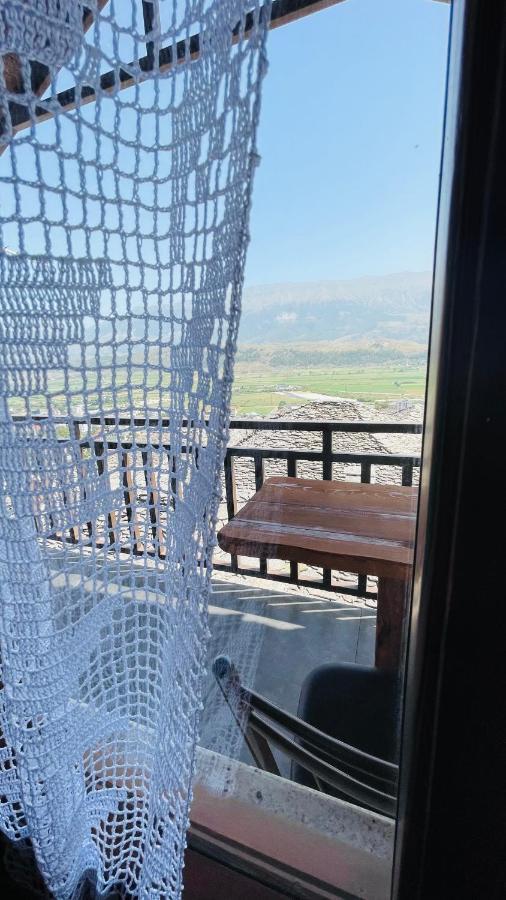 Denis Guesthouse 1930 Gjirokaster Ngoại thất bức ảnh
