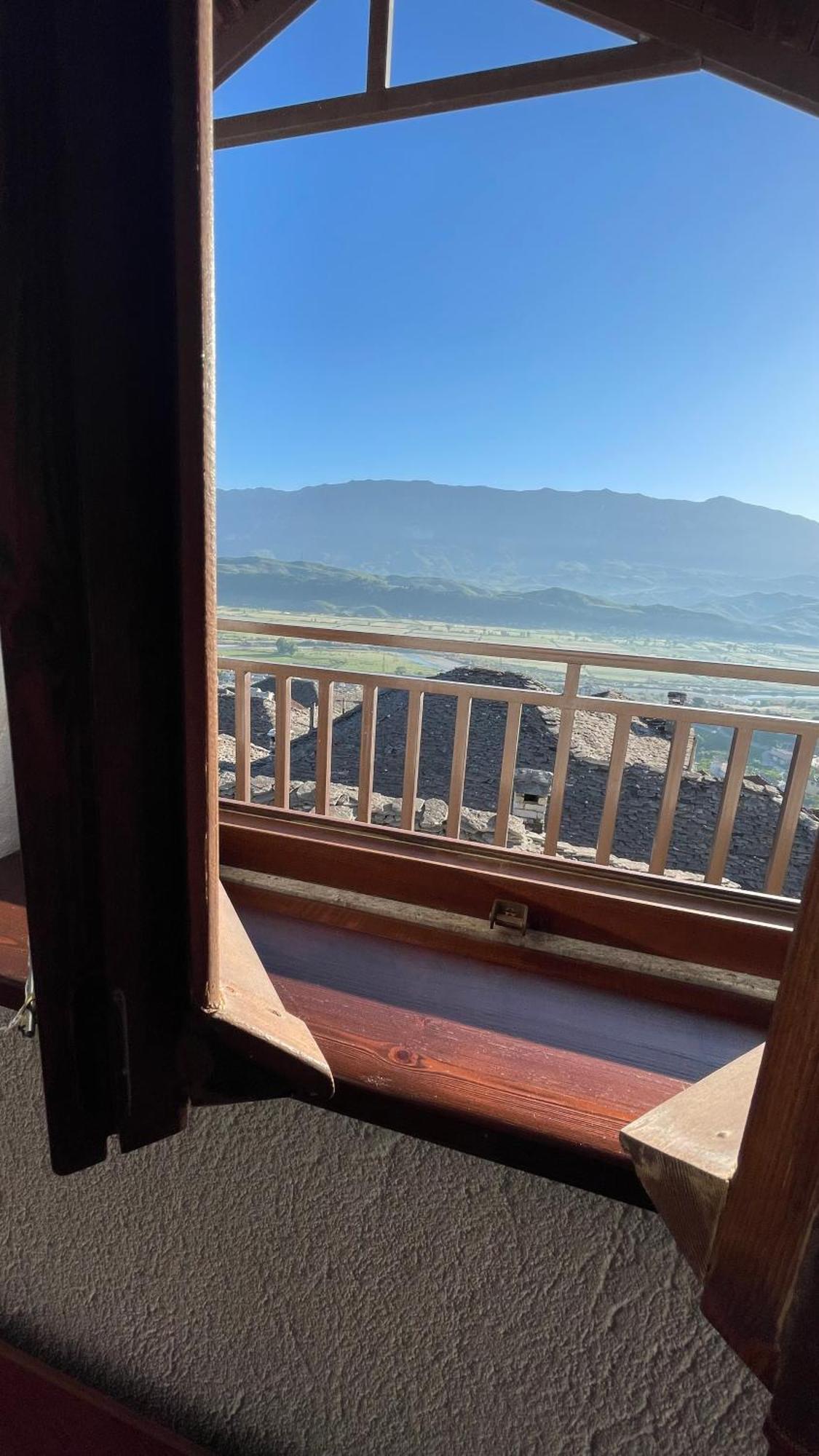 Denis Guesthouse 1930 Gjirokaster Ngoại thất bức ảnh