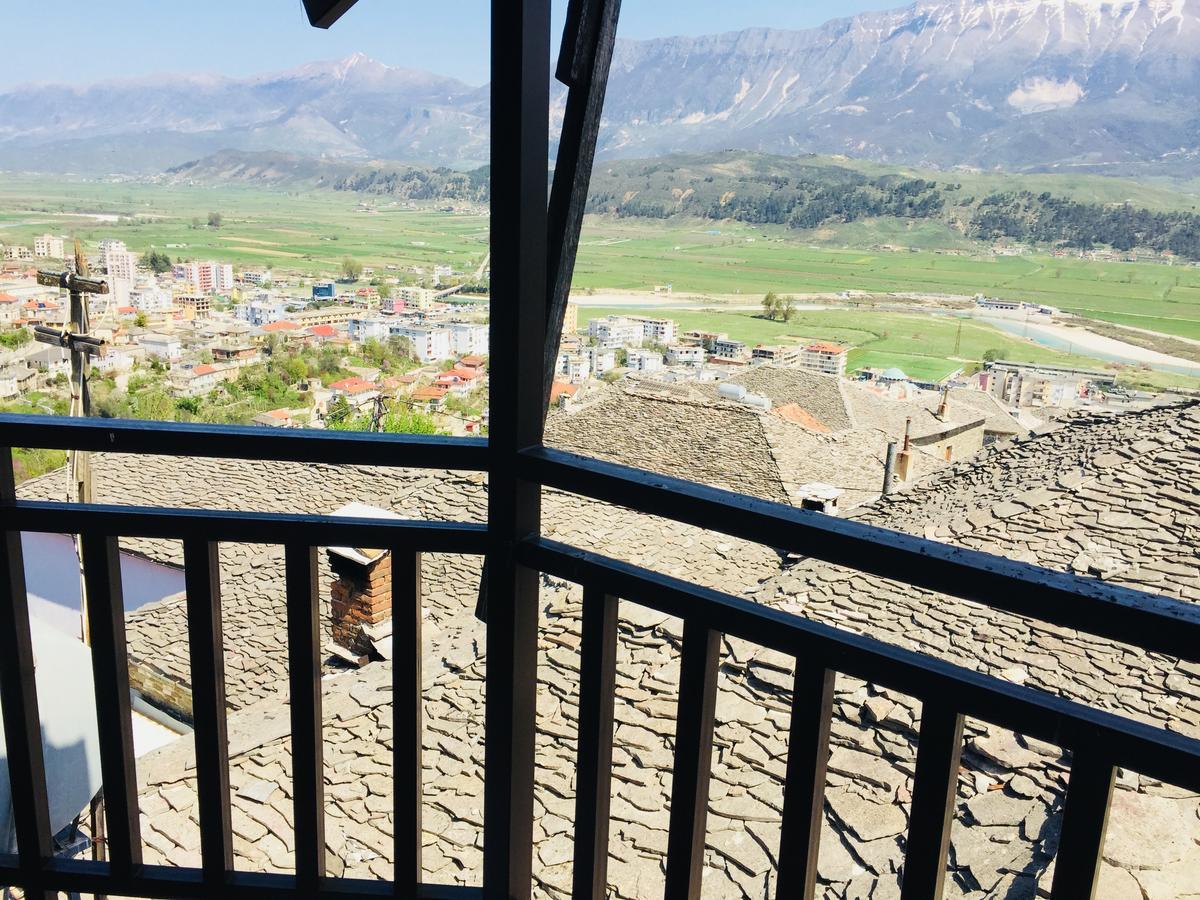 Denis Guesthouse 1930 Gjirokaster Ngoại thất bức ảnh
